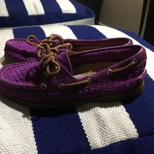 New Sperry funky purple shoes